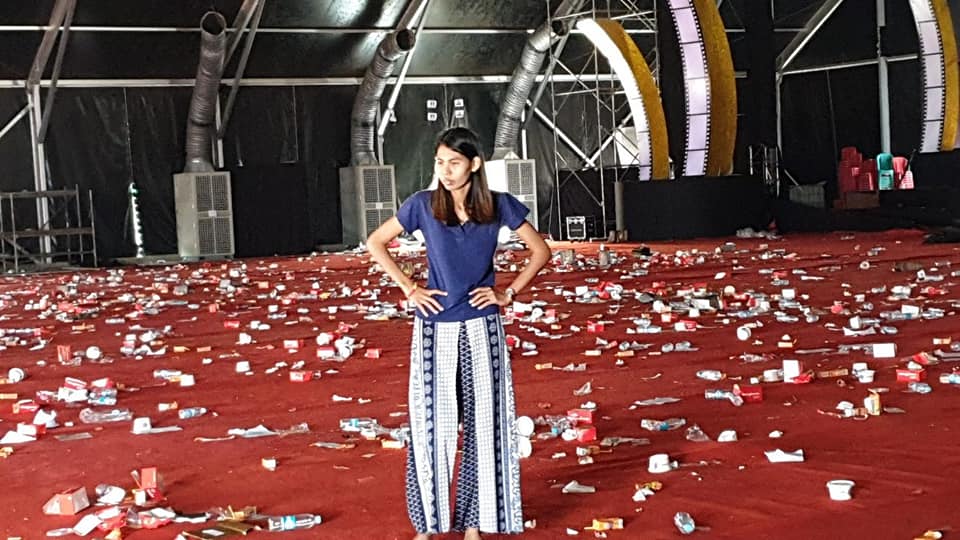 Woman poses litter at 67th annual Myanmar Academy Awards venue – via San San Airballoon Facebook