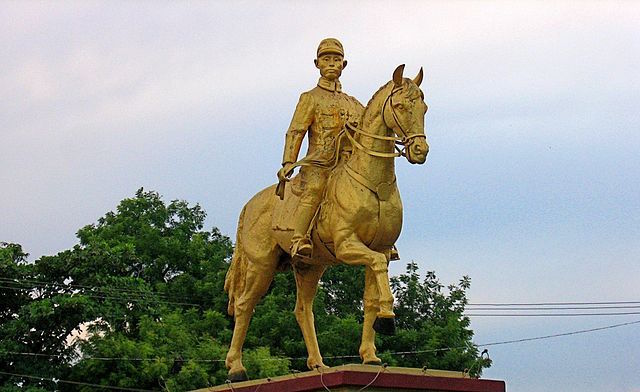 Bogyoke Aung San statue in Monywa, Myanmar via WikiCommons