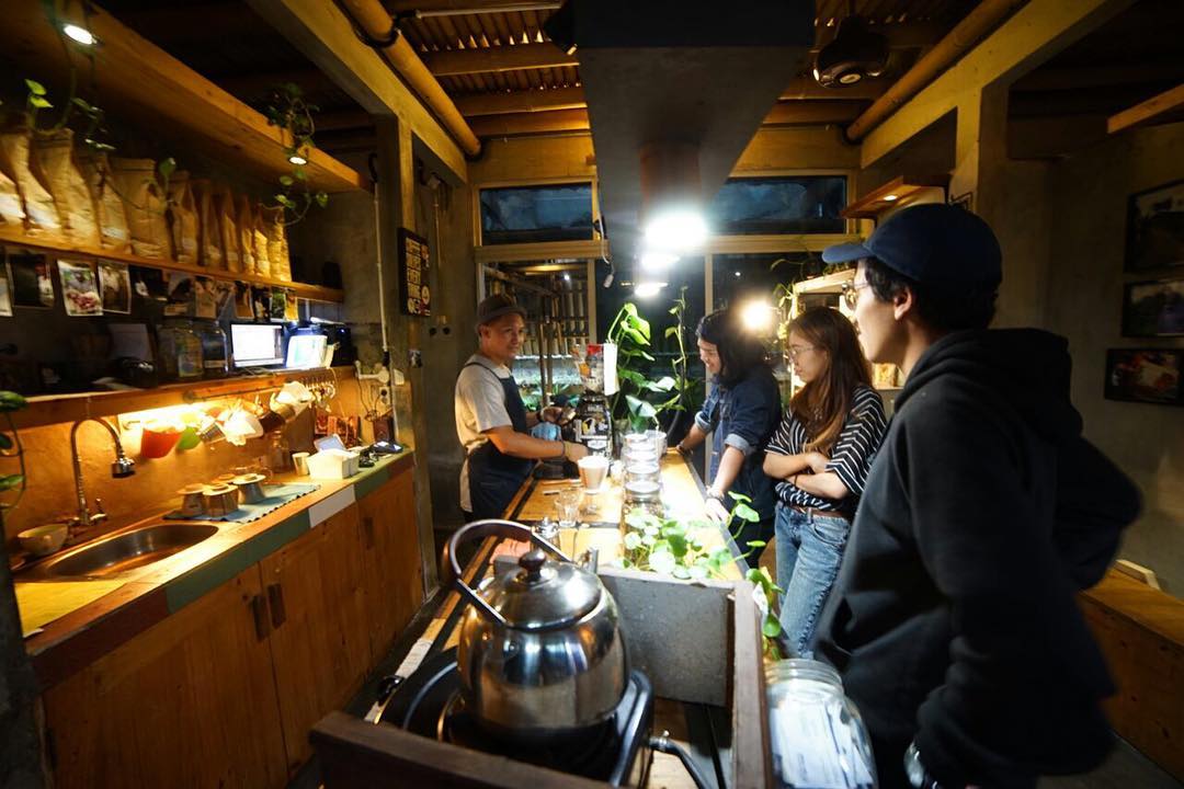 Klinik Kopi's 'clinic' at Kaliurang, Yogyakarta. Photo: Instagram/@klinikkopi