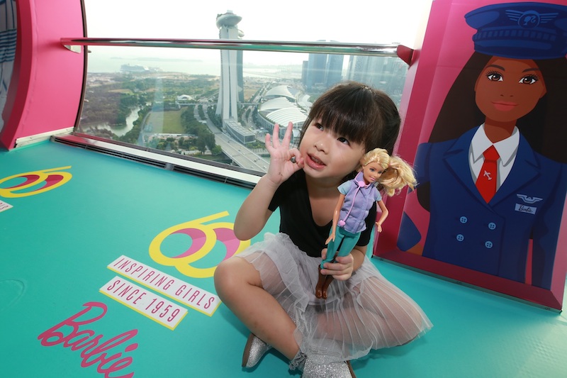 Guests enjoying the ride in the Barbie Flight at Singapore Flyer. Photo: Mattel Southeast Asia.