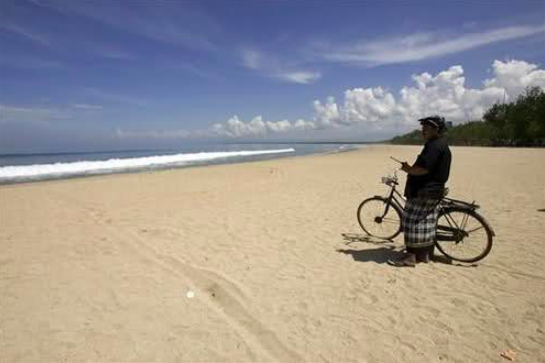 Pecalang (village police) are the only people allowed outside during Nyepi. Photo: Facebook/Antonius Bambang Herlambang