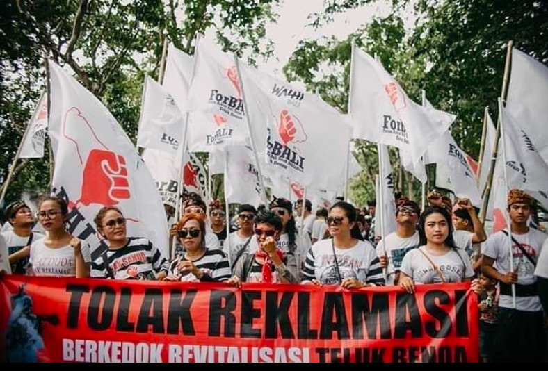 Protesters at Saturday’s demo around Renon, Denpasar. Photo: FB/Wayan Suardana