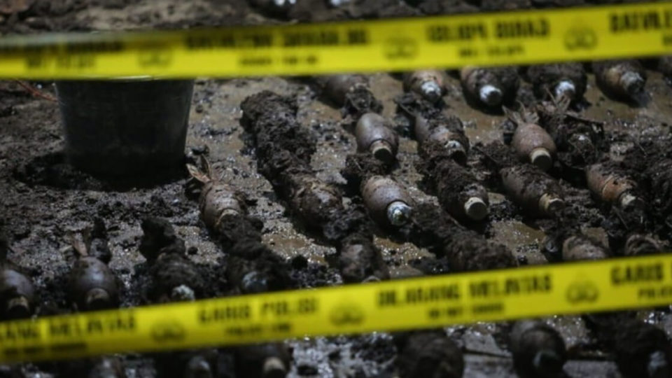 Until Wednesday, March 6 morning, at least 90 WWII-era mortars found buried under a residential property in Dago area, Bandung. Photo: Humas Pemkot Bandung