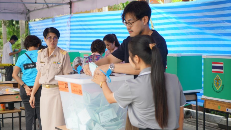 Voters at a Bangkok polling station. Photo: Teirra Kamolvattanavith/ Coconuts Media