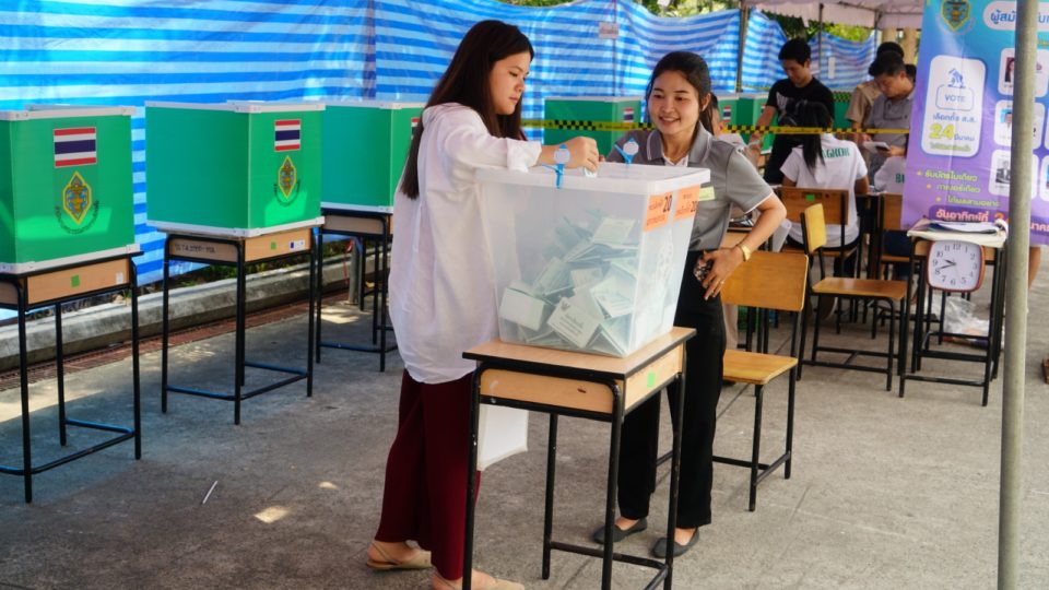 A voter at a Bangkok polling station. Photo: Teirra Kamolvattanavith/ Coconuts Media