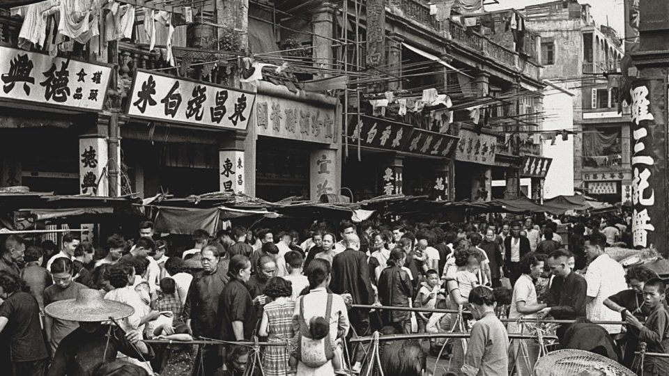 ‘Thriving Market’, one of the photos that will be on display at Fan Ho’s exhibition at the Blue Lotus Gallery. Photo via Blue Lotus Gallery.