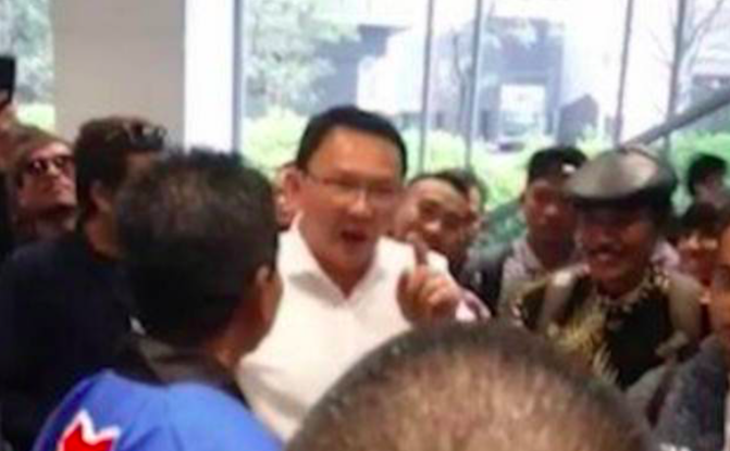 Former Jakarta governor Basuki “BTP” Tjahaja Purnama goes off at election officials in Osaka on April 14, 2019. Photo: Youtube screengrab