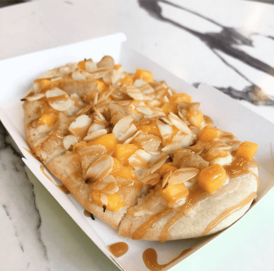 Mangoes and Cream Quizza (PHP115/US$2.20). Photo: Kaka Corral