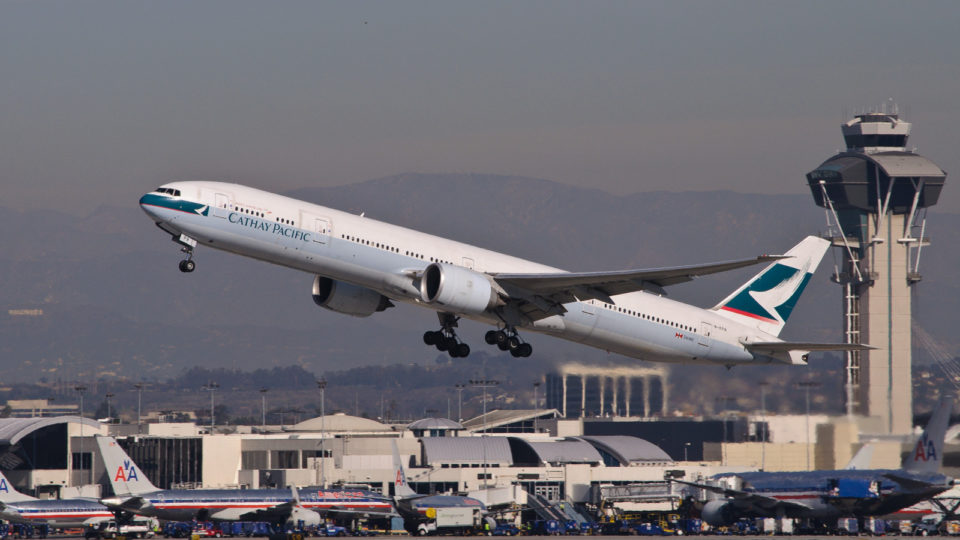 A Cathay Pacific flight takes off for Hong Kong from LAX in 2013. Photo via Flickr/InSapphoWeTrust.
