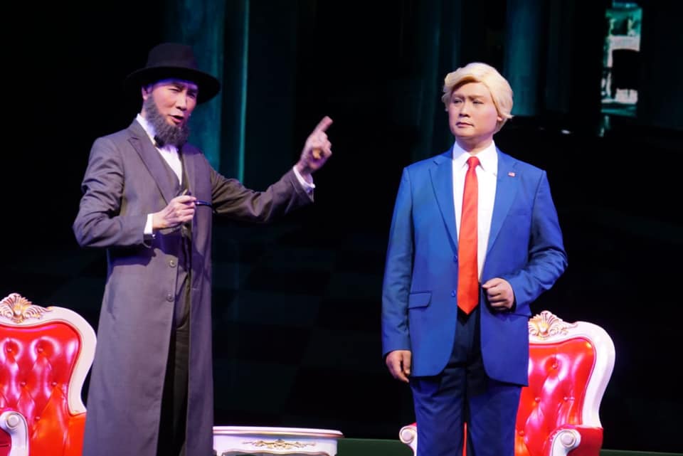 Chuan Pu with the ghost of Abraham Lincoln. Photo via Facebook/Edward Li Kui-ming.