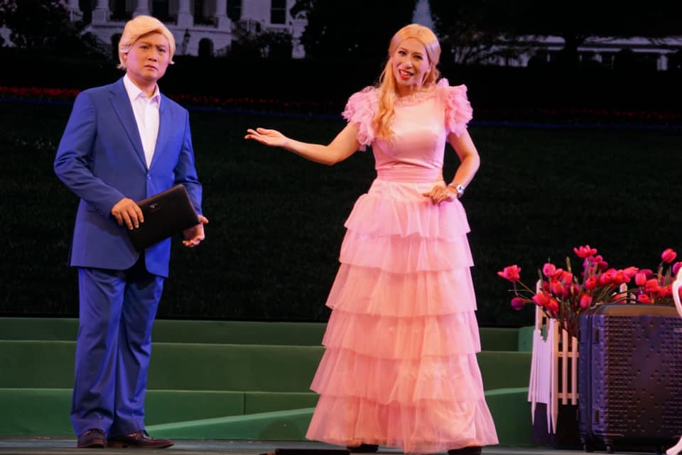 Ivanka Trump with her dad, or is it her uncle Chuan Pu? Who knows? Photo via Facebook/Edward Li Kui-ming.