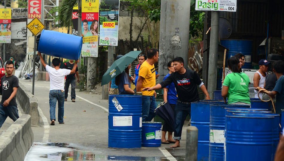 Pasig City residents line up to get water when they experienced extreme water shortage in March. Photo: Mark Demayo/ABS-CBN News