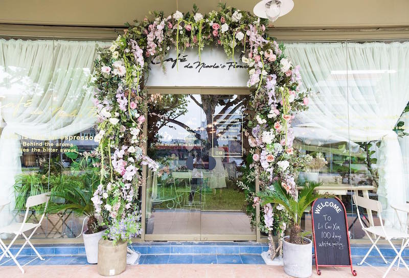 Photo: Café de Nicole's Flower/Facebook