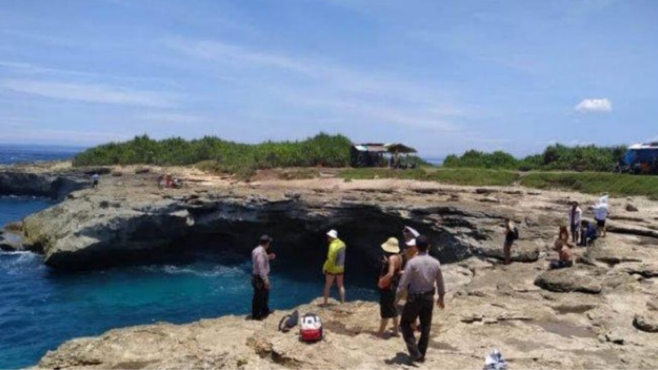 Devil’s Tear cove in Nusa Lembongan. Photo: Polsek Nusa Penida