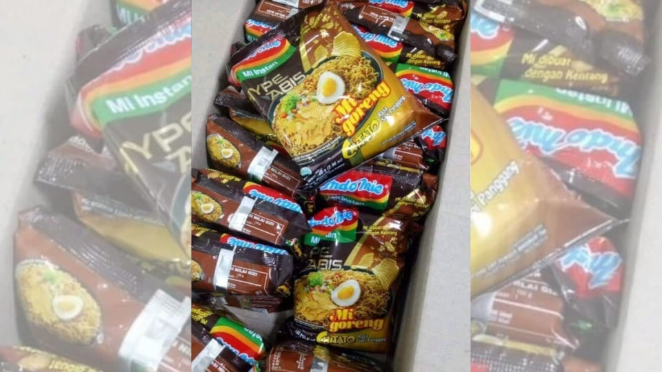 Potato chip-flavored instant noodles? You heard it right — Indomie will  release a special edition ‘mie goreng’ to celebrate Chitato’s 30th anniversary, and it will taste just like the beef barbeque variant of the snack. Photo: Twitter