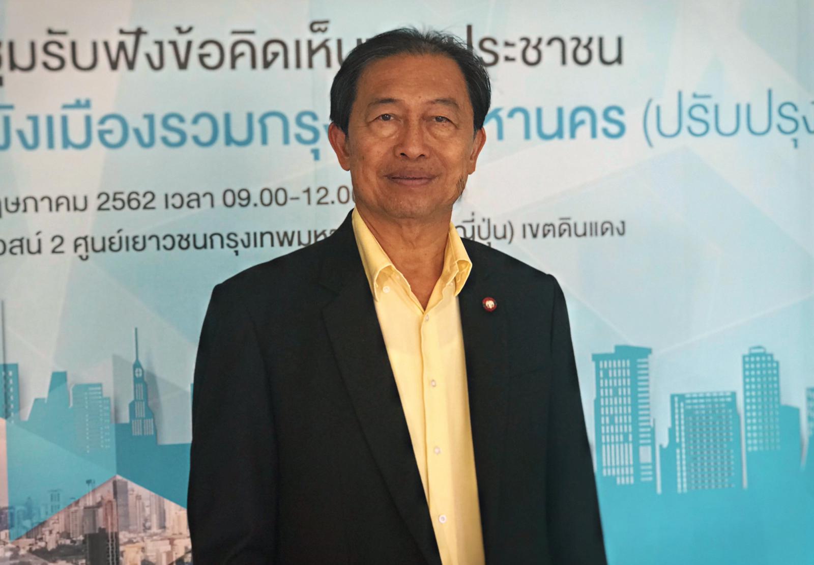 A former top Public Health Ministry official, Vicharn Minchaiynunt at the public hearing on Friday. Photo: Teirra Kamolvattanavith/ Coconuts Media