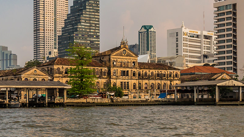 The rot of Bangkok’s Old Customs House, built in 1888, may finally be halted after plans to renovate it into a luxury hotel are back on track. Photo:  Ninara / Flickr