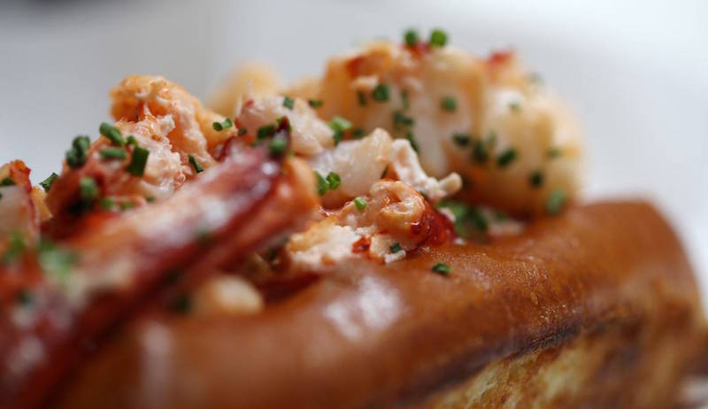 Photo: Burger & Lobster Singapore/Facebook