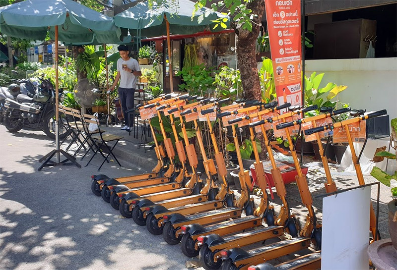 A Neuron parking location in front of City Boy cafe in Soi Thonglor 4.