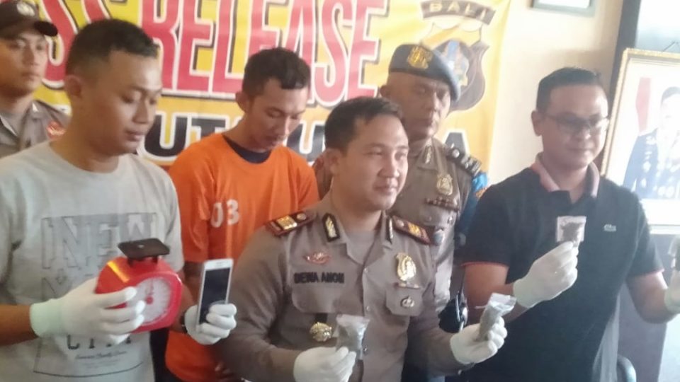 Chief of North Kuta Police I Dewa Putu Gede Anom, center, during a press conference on June 27. Photo: Polresta Badung