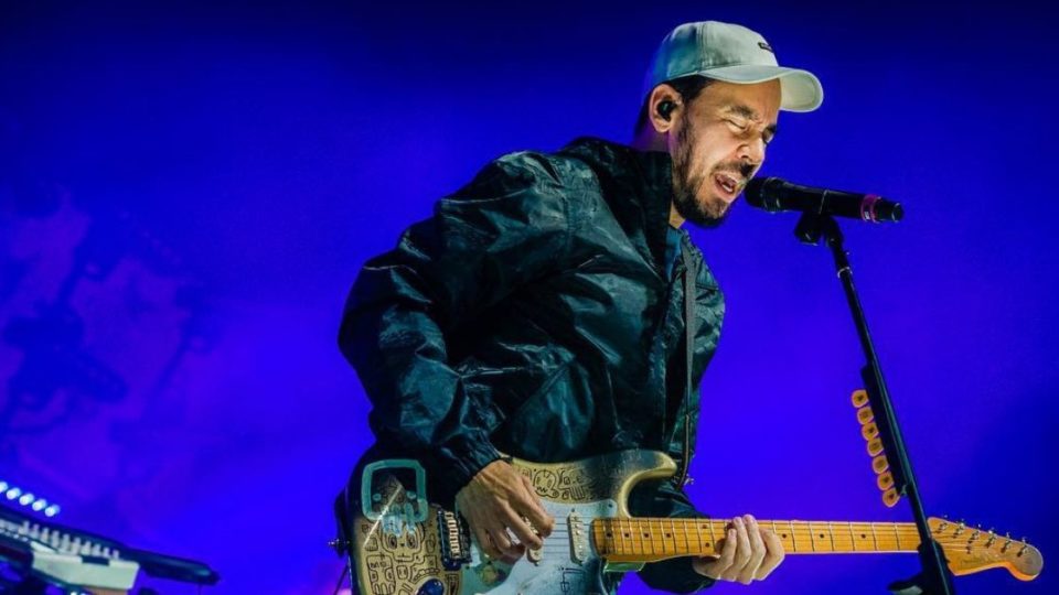 Linkin Park’s co-founder, vocalist, and rhythm guitarist Mike Shinoda will be performing in Jakarta in September to support his debut solo album, ‘Post Traumatic’. Photo: Instagram/@m_shinoda & @BenHoudijk