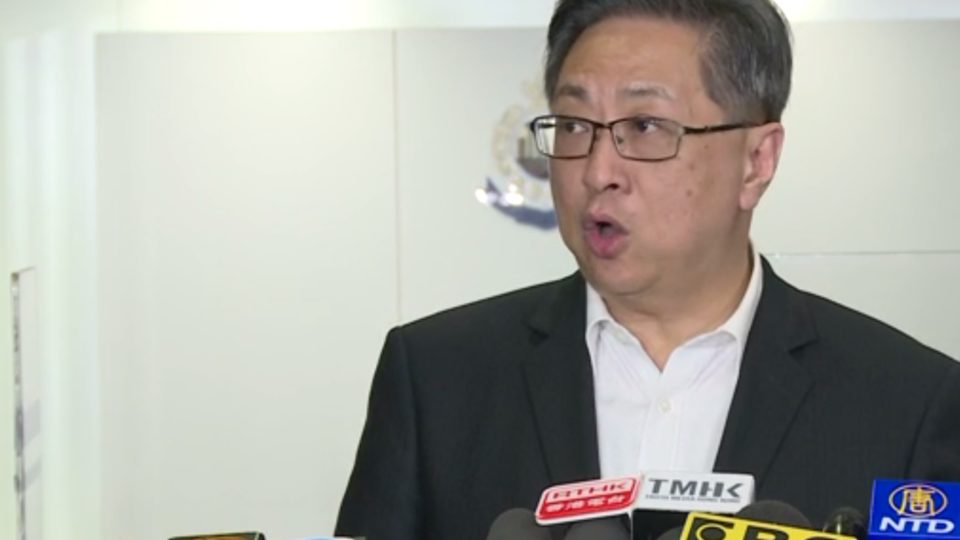 Police Commissioner Stephen Lo addressing reporters last night. Screengrab via Facebook.