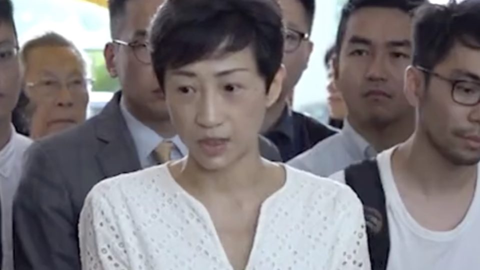 Tanya Chan addressing reporters before entering court today. Screengrab via Apple Daily video.