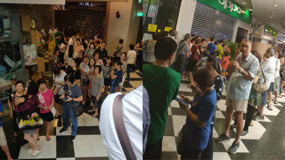 Singaporeans queuing for the Huawei Y6 Pro smartphone. (Photos: Facebook/Carey Wong)