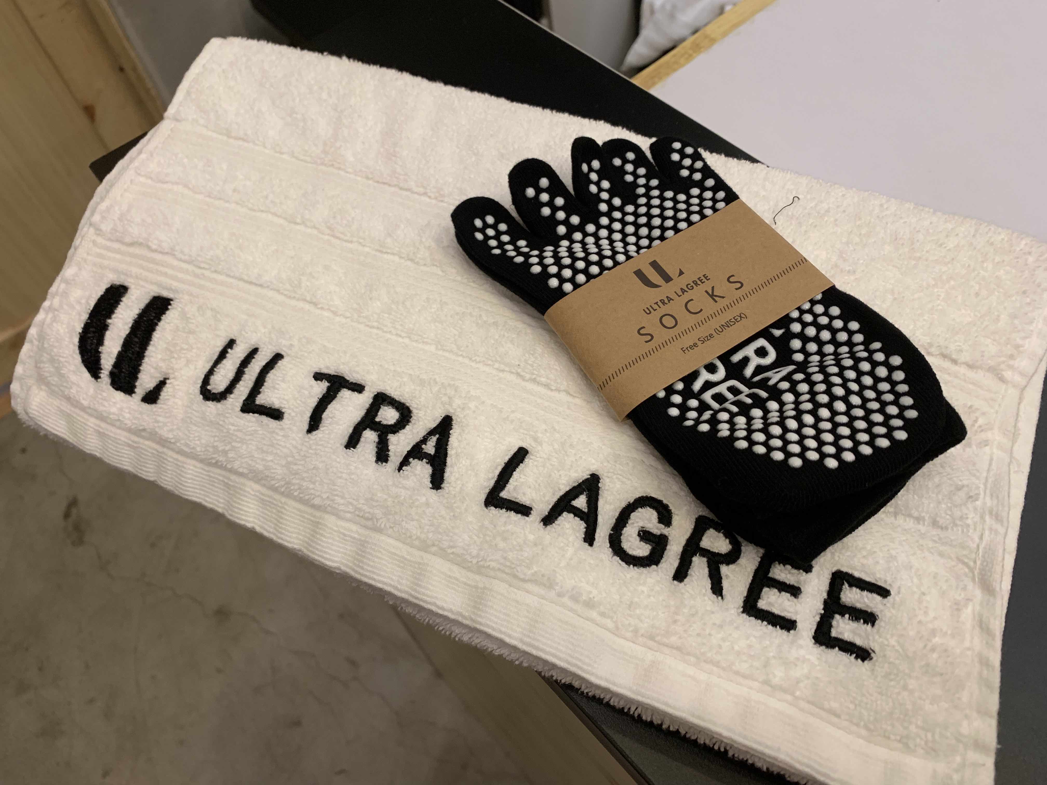 An Ultra Lagree towel and grip socks. (Photo: Therese Reyes/Coconuts)