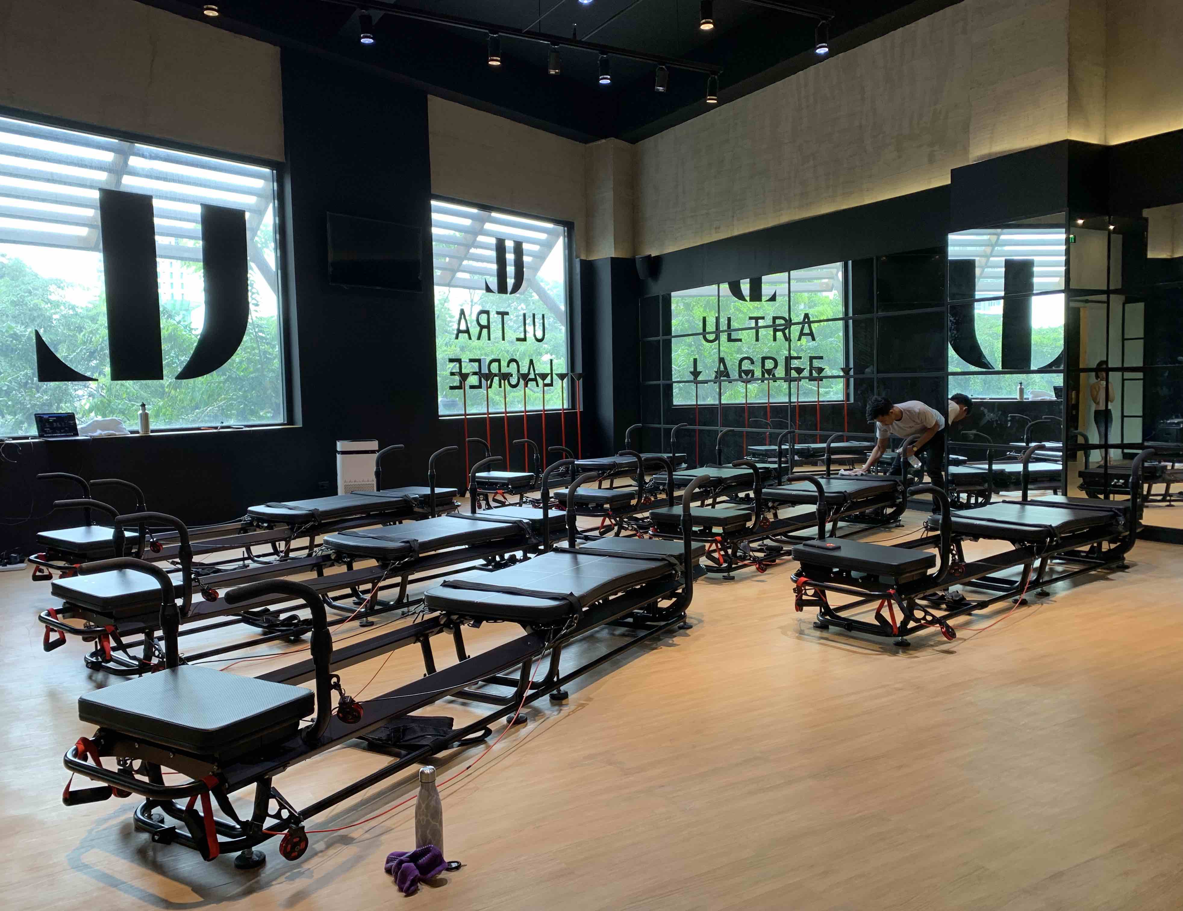 The studio with Megaformer machines. (Photo: Therese Reyes/Coconuts)