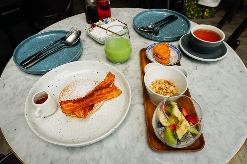 Breakfast Set B (THB180). Photo: Coconuts Media