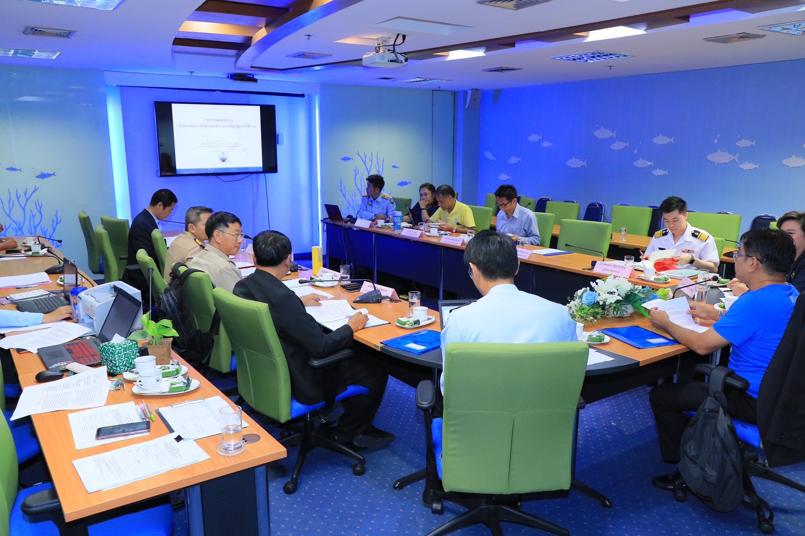 A rare meeting of Thai sea animal experts yesterday. Photo: Department of Marine and Coastal Resources