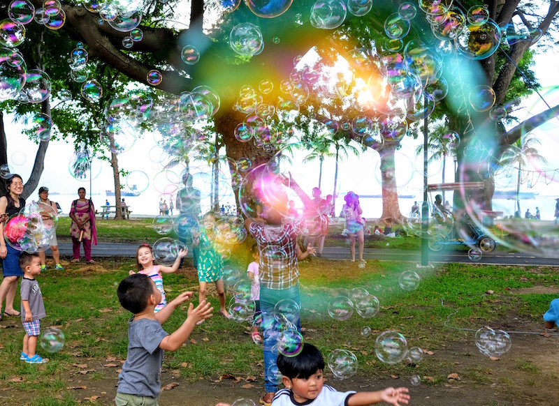 'In the Bubbles World' by Ana Rohana, a foreign domestic worker from Indonesia.