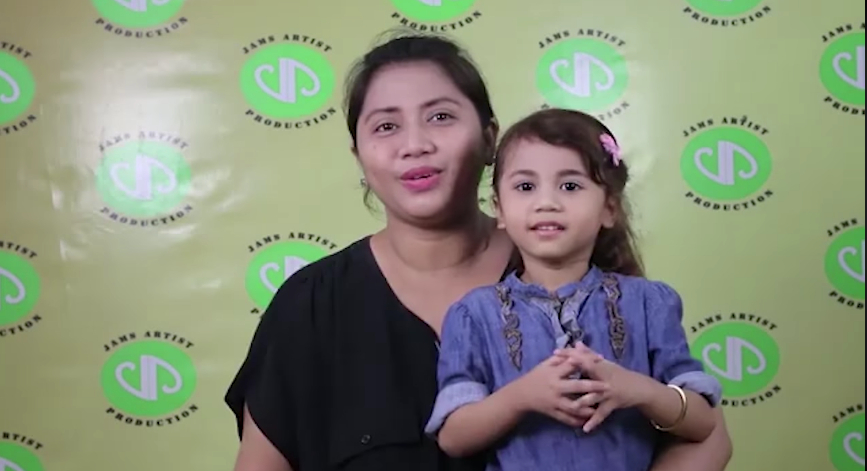 Child star Sophia Corullo with her mother Angeli Corullo. <i>Photo: Screenshot from JAMS Artist Productions video</i> 