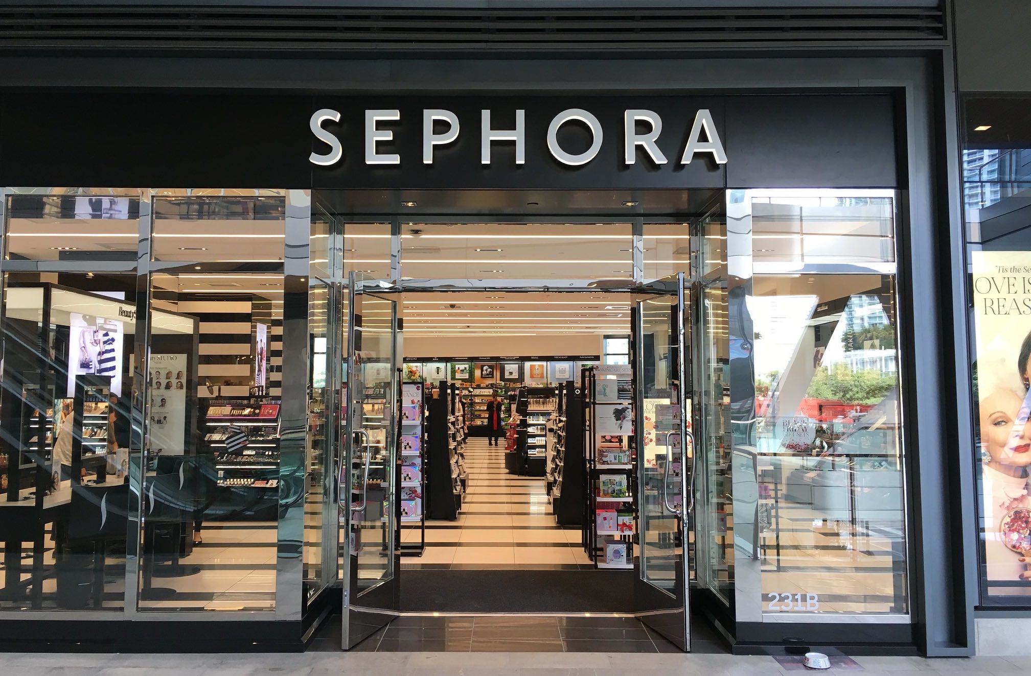 A Sephora outlet in the US. The brand is returning to Hong Kong next month after a long absence. Photo via Flickr/Phillip Pessar.