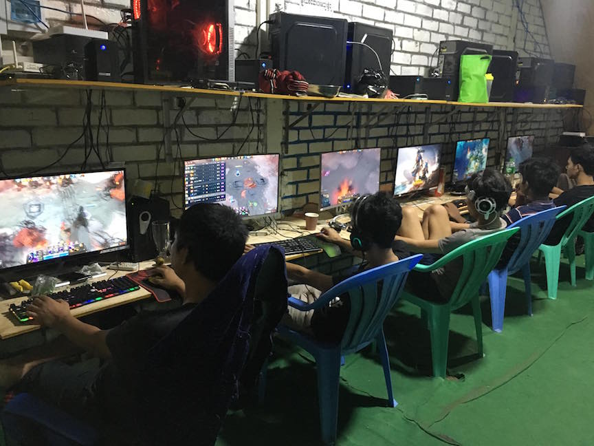 Armed with smartphones, Myanmar esports players battle power outages