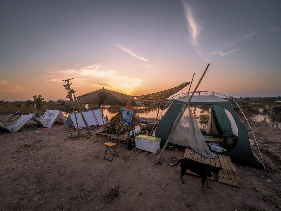 The tent Sitthichai set up in order to camp out on the 'island' with the animals. Photo: Sitthichai Ekkapan / Facebook