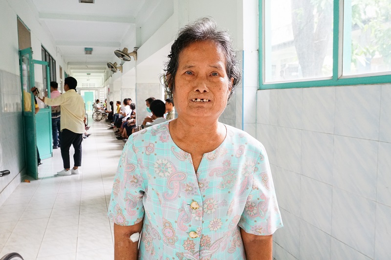 Chin Donmon, who suffers from Parkinson’s disease, said she’s been able to walk again since being prescribed CBD by the clinic. Photo: Coconuts Bangkok