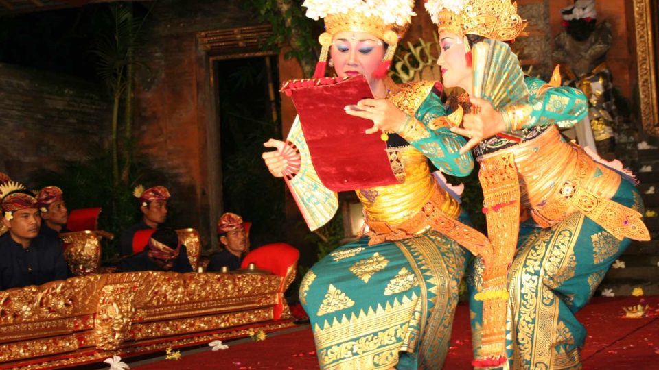 File photo of dancers performing the Legong dance, accompanied by music from gamelan. Photo: Wikimedia commons. 