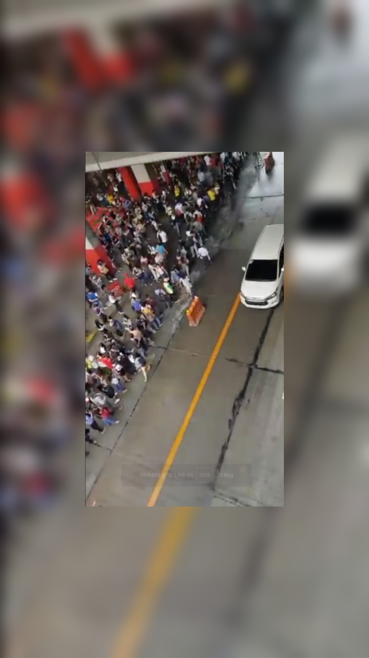 Commute Chaos MRT3 train line resumes partial operations after power failure causes 3hour