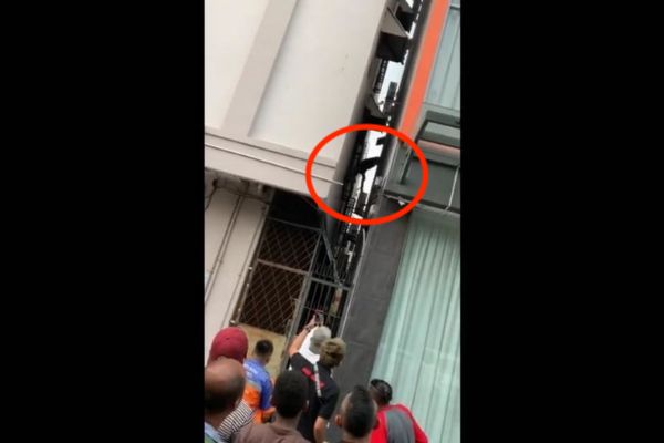 Photo: Video screengrab