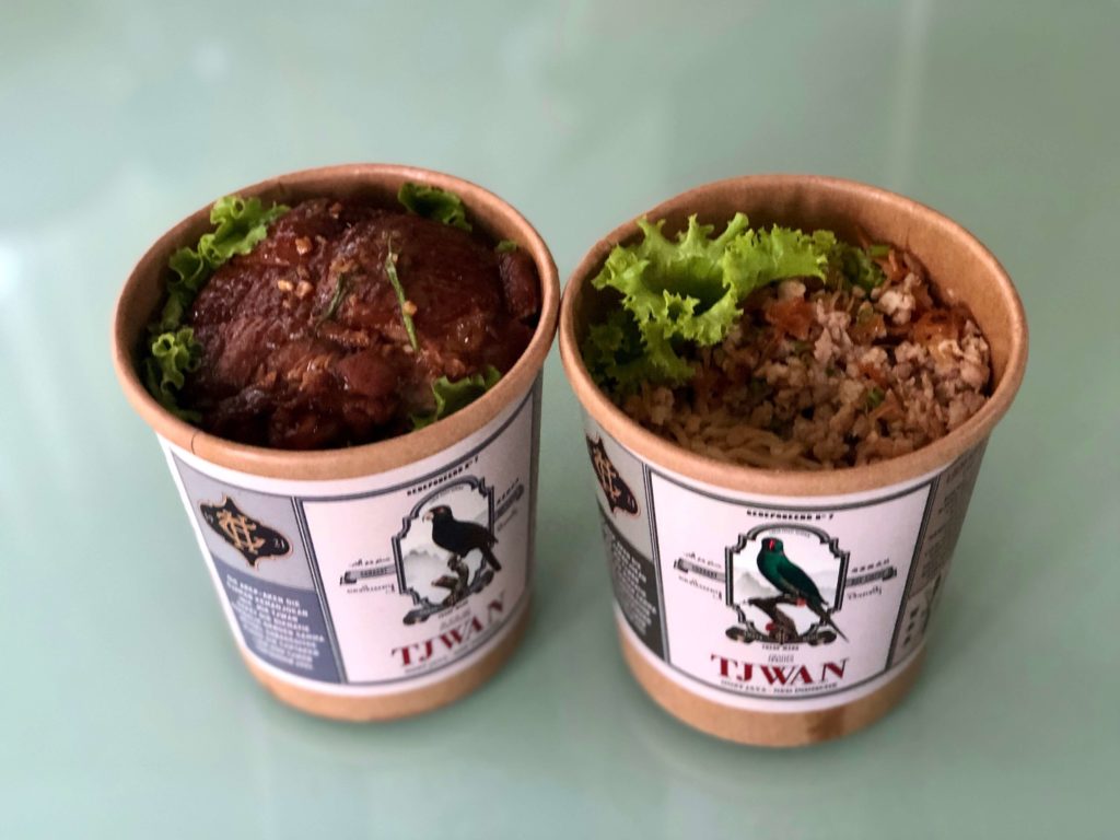 Ayam Tjwan and Mie Tjwan. Photo by Nadia Vetta Hamid for Coconuts Media