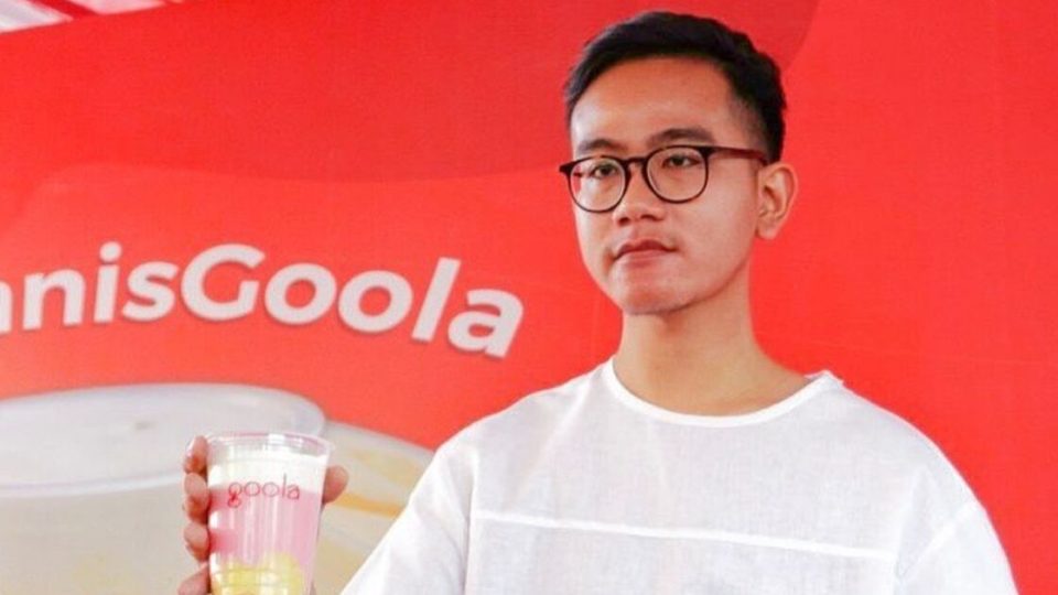 Gibran Rakabuming Raka, President Jokowi’s eldest son, recently announced that he will hand over his F&B businesses to his younger brother Kaesang Pangarep. Photo: Instagram/@goola.id