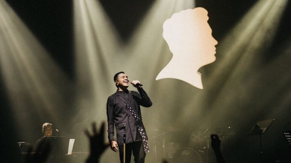 Indonesian singer-songwriter Tulus will conclude his ‘Sewindu’ tour in Jakarta this Friday. Photo: Instagram/@claudianrh & @tursewindutulus