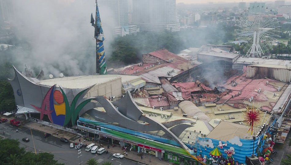Star City after it was gutted by fire. <i>Photo: Val Cuenca/ABS-CBN</i> News