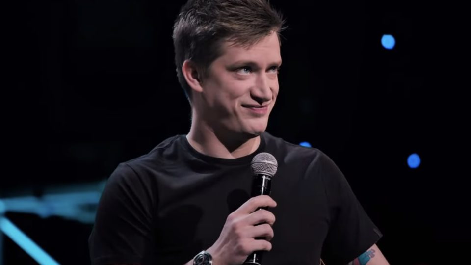 Scottish comedian Daniel Sloss will be taking to the stage with his stand-up show this weekend. Screengrab via YouTube.