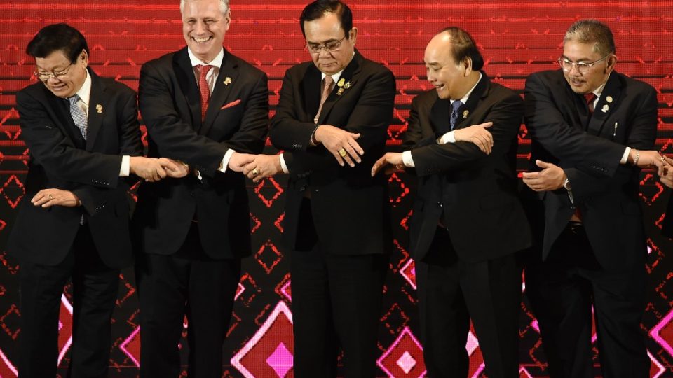 From left, Laos Prime Minister Thongloun Sisoulith, US National Security advisor Robert O’Brien, Thai Prime Minister Prayuth Chan-o-cha, Vietnam Prime Minister Nguyen Xuan Phuc and Brunei’s Second Minister of Foreign Affairs Erywan Yusof on Sunday at the 7th ASEAN-US Summit in Bangkok. Photo: Lillian Suwanrumpha / AFP