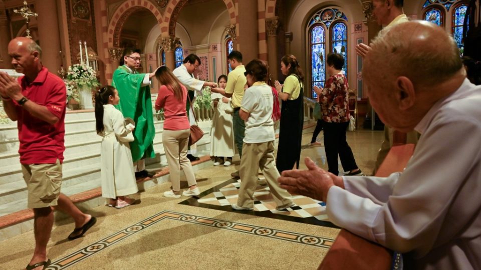 Catholic devotees attend a Sunday mass at the Assumption Cathedral in Bangkok on Nov. 17, 2019, where Pope Francis will hold a mass during his visit. Photo: Chalinee Thirasupa / AFP