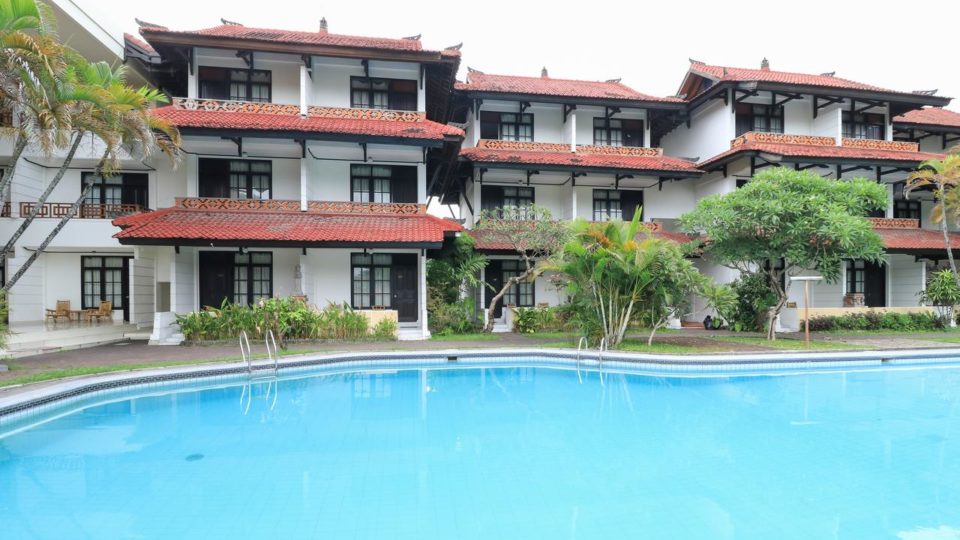 The pool at Oranjje Hotel in East Denpasar. Photo: Booking.com 