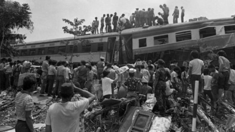 Bintaro train crash in 1987 claimed the lives of 156 people. Photo: Wikimedia Commons